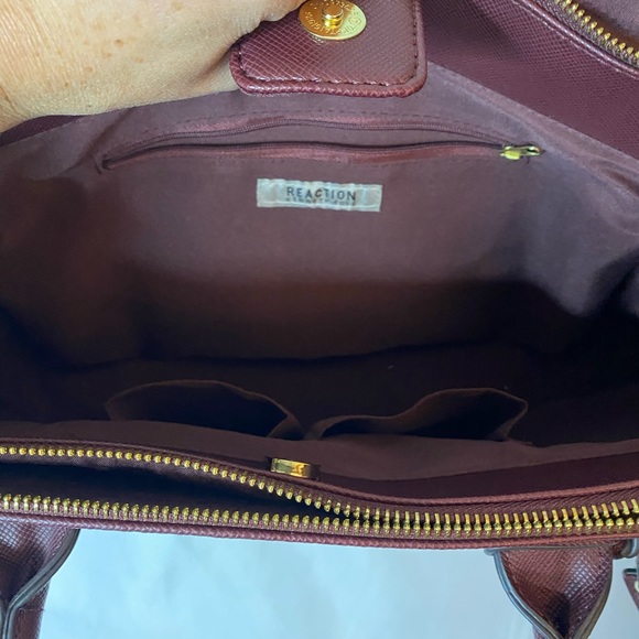 Kenneth Cole Reaction Purse - Picture 4 of 9